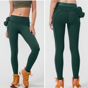 Outdoor Voices Snacks Leggings deep green Conifer color XSmall